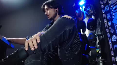 DICAPRIO online show from 03.03.25