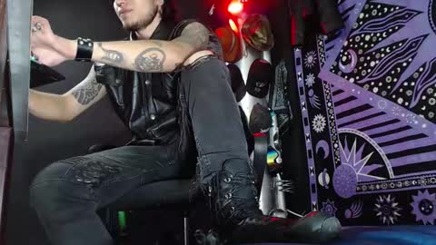 DICAPRIO online show from 03.10.25