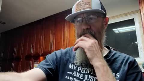 Snapshot of dick_feelsgood chatting on 11.05.25 Dick Feelsgood online show from 11.05.25