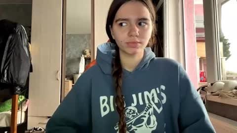 Leila online show from 12.02.25