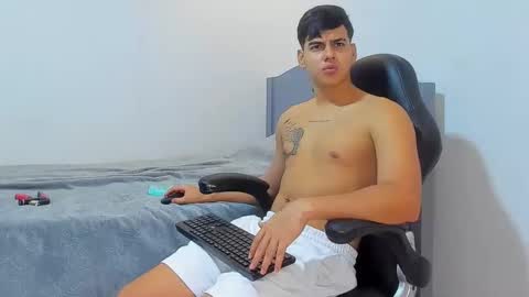 Snapshot of diego_cazas chatting on 02.08.25 DIEGO CAZAS online show from 02.08.25