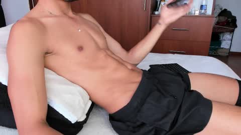 Snapshot of diego_latino chatting on 02.12.25 Diego lat online show from 02.12.25