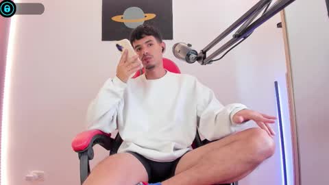 Snapshot of diego_latino chatting on 09.14.25 Diego lat online show from 09.14.25