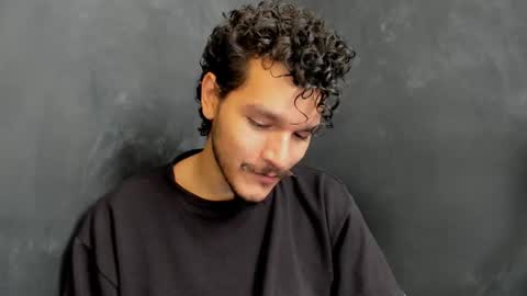 diemond_latinx98 online show from 01.15.26