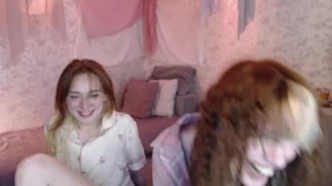 Hi im Alice 3 Im usualy online 03-10 or 17-21 UTC0 online show from 04.09.26