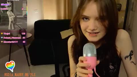 Snapshot of dilara_xbaby chatting on 12.13.25 Dilara online show from 12.13.25