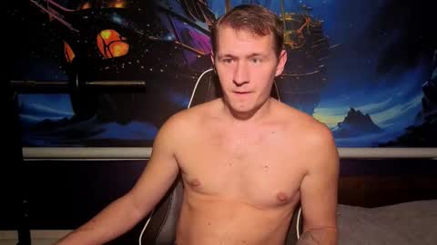 Snapshot of dimastyzzz chatting on 11.23.25 Dimetriusen online show from 11.23.25