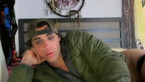 Snapshot of dimepiecebottom chatting on 11.23.25 dimepiecebottom online show from 11.23.25