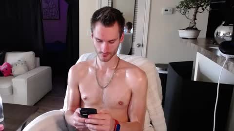 Meechii online show from 02.04.25