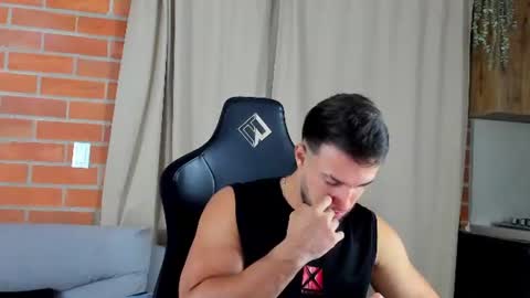 Snapshot of dimitricaruso chatting on 06.17.26 dimitricaruso online show from 06.17.26