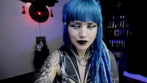 Snapshot of dimmuanddarkness chatting on 12.17.25 dimmuanddarkness online show from 12.17.25