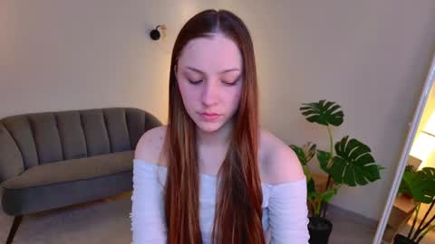 Snapshot of dina_peach chatting on 06.19.26 Dina online show from 06.19.26