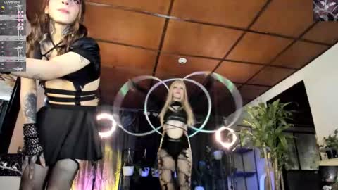 dino_rain77 online show from 09.18.25