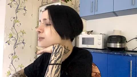 Cate online show from 10.17.25