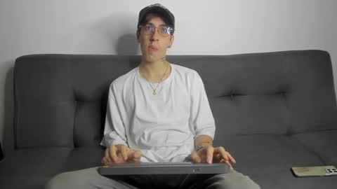 Snapshot of dio_star chatting on 11.20.25 Dio online show from 11.20.25