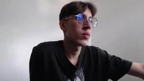 Snapshot of dio_star chatting on 11.22.25 Dio online show from 11.22.25