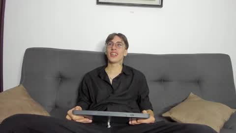 Snapshot of dio_star chatting on 11.24.25 Dio online show from 11.24.25