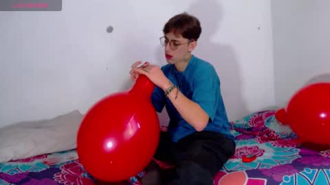 Snapshot of dio_star chatting on 12.03.25 Dio online show from 12.03.25