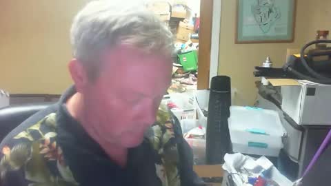 DirtkPitt Fun guy working online show from 12.21.24