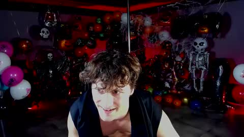 Snapshot of dirty_boss chatting on 10.30.25 dirty_boss online show from 10.30.25