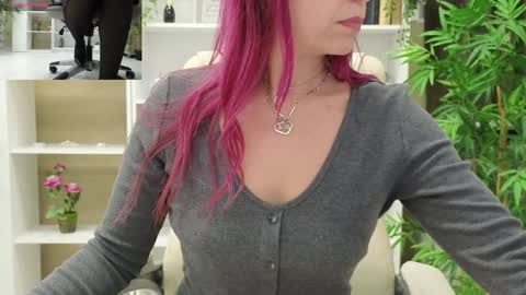 Snapshot of dirty_mature chatting on 12.19.24 dirty_mature online show from 12.19.24
