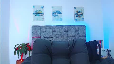 Snapshot of dirty_model chatting on 09.17.25 dirty model online show from 09.17.25