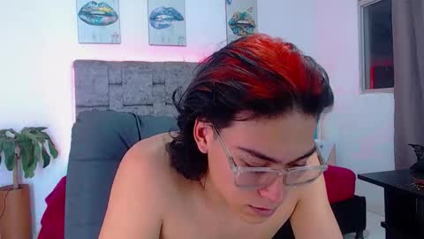 Snapshot of dirty_model chatting on 09.21.25 dirty model online show from 09.21.25