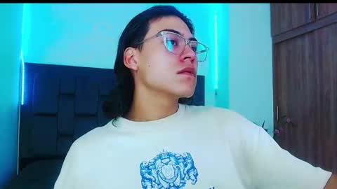 Snapshot of dirty_model chatting on 09.26.25 dirty model online show from 09.26.25