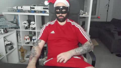 Snapshot of dirtybalws chatting on 12.24.24 Robert online show from 12.24.24