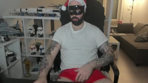 Snapshot of dirtybalws chatting on 12.25.24 Robert online show from 12.25.24