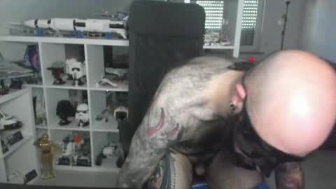 Snapshot of dirtybalws chatting on 09.10.25 Robert online show from 09.10.25