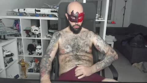 Snapshot of dirtybalws chatting on 10.29.25 Robert online show from 10.29.25