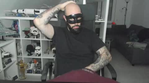 Snapshot of dirtybalws chatting on 11.03.25 Robert online show from 11.03.25