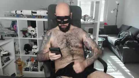 Snapshot of dirtybalws chatting on 11.05.25 Robert online show from 11.05.25