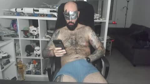 Snapshot of dirtybalws chatting on 01.13.26 Robert online show from 01.13.26