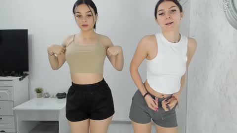 Gyna    Josie    online show from 01.14.25