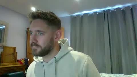 Snapshot of dirtylondon729 chatting on 10.29.25 Exhibitionist Ben online show from 10.29.25