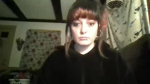 Snapshot of dirtyxhippie21 chatting on 12.21.25 Crystal online show from 12.21.25