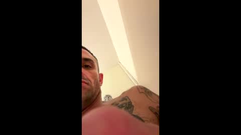 Snapshot of discreetdaddy333 chatting on 11.28.25 discreetdaddy333 online show from 11.28.25