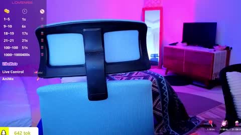 Snapshot of disney__princess chatting on 10.27.25 JASMINE online show from 10.27.25