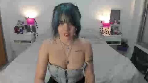 Snapshot of dissasterology chatting on 11.05.25 Lena online show from 11.05.25