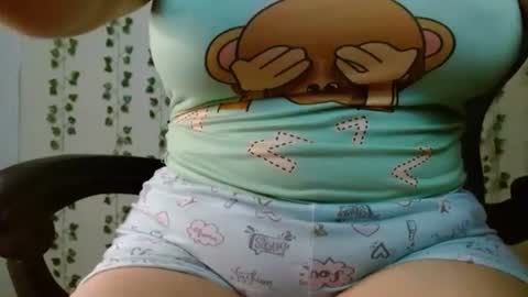 Snapshot of divadirty chatting on 01.19.25 Mari online show from 01.19.25