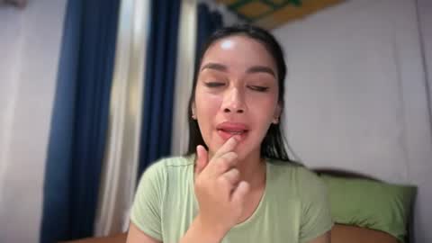 Snapshot of divina_graciaxx chatting on 06.25.26 DIVINA online show from 06.25.26
