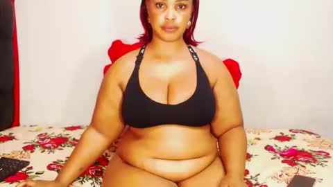 Snapshot of divinebooty93 chatting on 11.24.25 divinebooty93 online show from 11.24.25