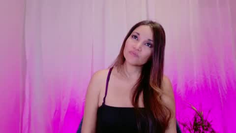 DivineLynn online show from 01.20.25