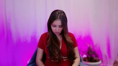 DivineLynn online show from 01.28.25