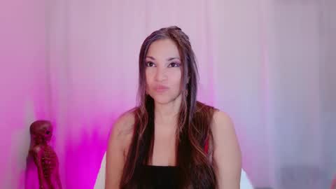 DivineLynn online show from 02.23.25