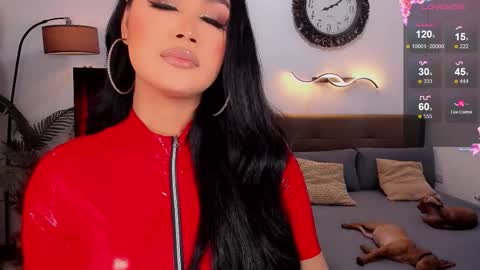 Snapshot of divinequeen chatting on 11.20.25 online show from 11.20.25