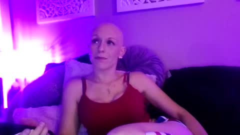 Snapshot of dixieglam chatting on 09.22.25 dixieglam online show from 09.22.25