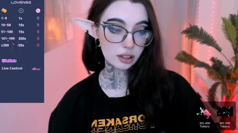 dixipixi_ online show from 01.23.25